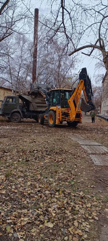 Василий Ткачук: Сегодня силами предприятия-перевозчика ГУП ДНР "ДОНСНАБКОМПЛЕКТ" выполнен вывоз стихийных накоплений твердых бытовых отходов и крупногабаритного мусора по адресам: