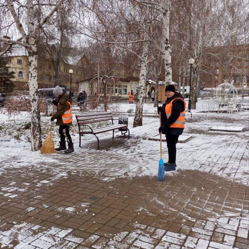 Михаил Меренков: Уборка балансовых объектов Зеленстроем Буденновского района 4 декабря