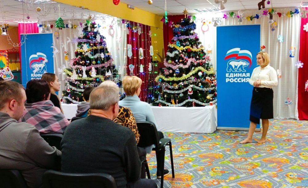 Наталья Бегуненко: В четверг, 5 декабря, руководитель Управы Петровского внутригородского района Администрации городского округа Донецк Наталья Ивановна Бегуненко провела встречу с трудовым коллективом муниципального...