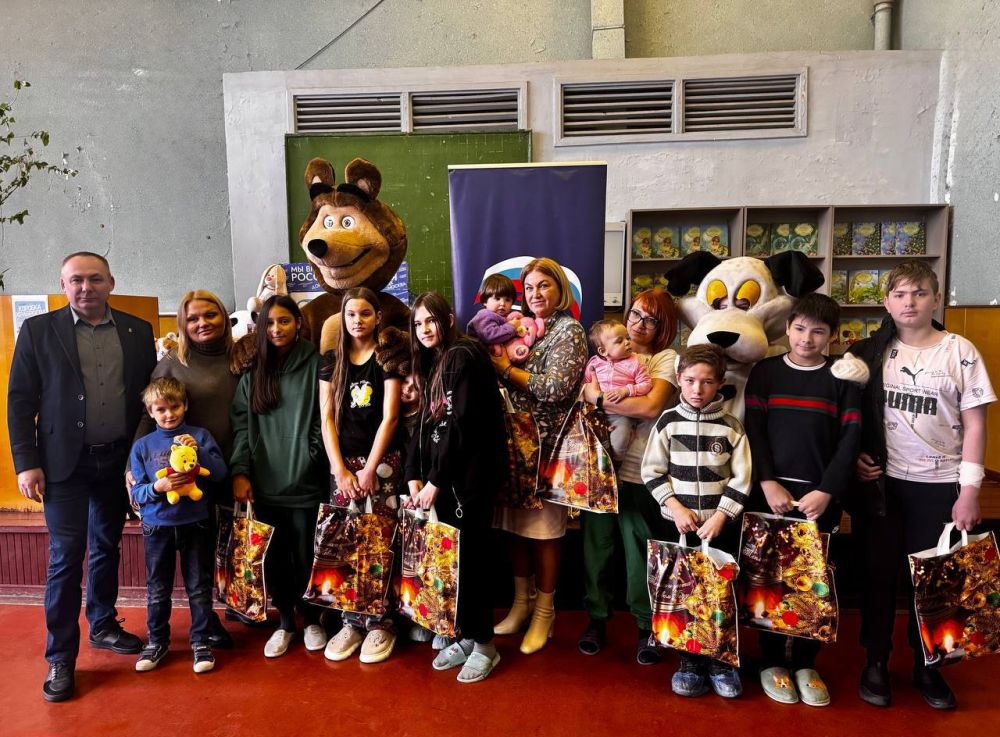 В четверг, 5 декабря, заместитель главы Администрации городского округа Донецк Наталья Куц, руководитель Управы Буденновского внутригородского района Администрации городского округа Донецк Михаил Меренков, депутат Народного...