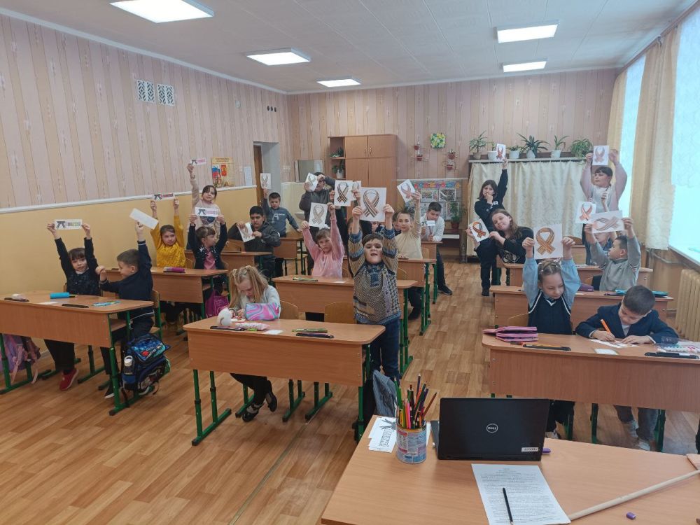 Олег Трофимов: Школьники и студенты региона приняли участие в мероприятиях, посвященных Дню Георгиевской ленты