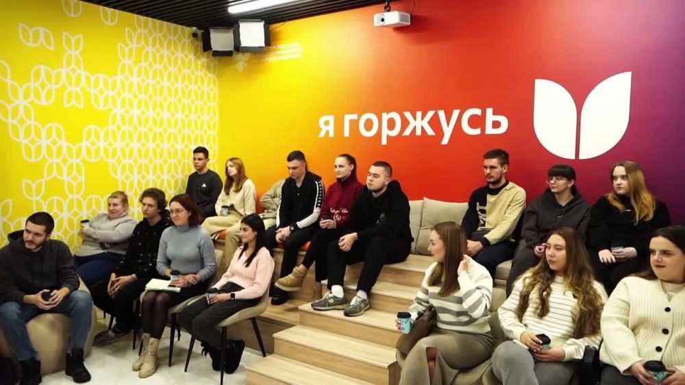 Артем Крамаренко: Всегда с огромным интересом встречаюсь со студентами нашего региона, где в формате открытого диалога обсуждаем актуальные вопросы, которые сегодня волнуют молодежь