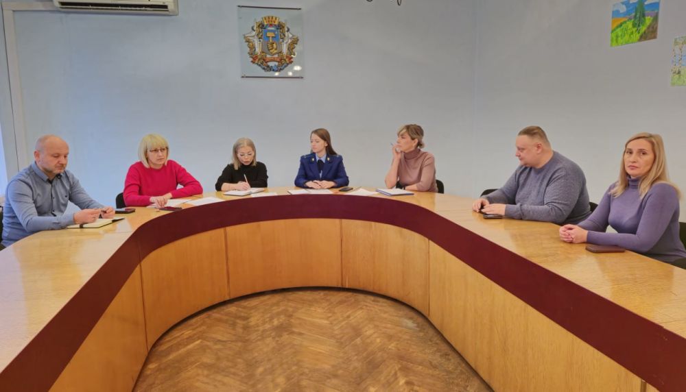 Иван Адамец: В Управе Куйбышевского внутригородского района Администрации городского округа Донецк состоялась совместная рабочая встреча представителей районной прокуратуры с руководителями предприятий пищевой...