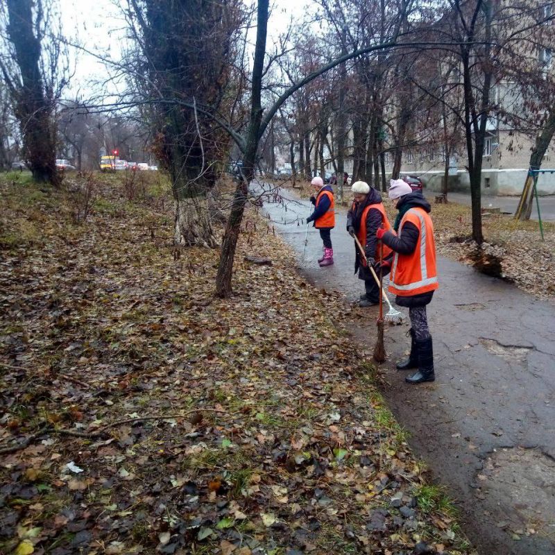 Михаил Меренков: Работы по уборке придомовых территорий Буденновского района в рамках «Чистого четверга»12 декабря