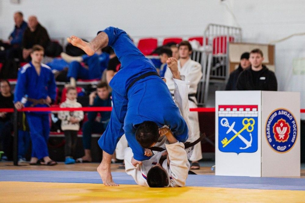 14 декабря на Кубке губернатора Ленинградской области по дзюдо встретятся более 150 сильнейших дзюдоистов России, среди которых Чинар Гандиев из Харцызска, Игорь Исиков из Горловки и Анастасия Крылова из Донецка