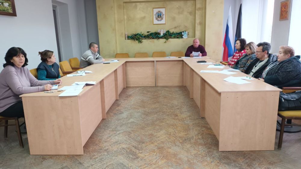 Василий Ткачук: Сегодня, 16 декабря, в Управе Калининского внутригородского района Администрации городского округа Донецк состоялось заседание комиссии по делам несовершеннолетних и защите их прав при Управе Калининского...