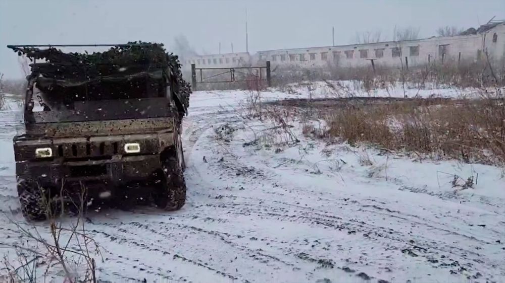 Российские бойцы эвакуировали жителей Веселого Гая на багги