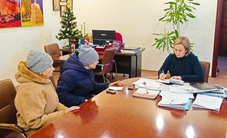 Наталья Бегуненко: Сегодня, 17 декабря, руководитель Управы Петровского внутригородского района Администрации городского округа Донецк Наталья Ивановна Бегуненко провела прием граждан