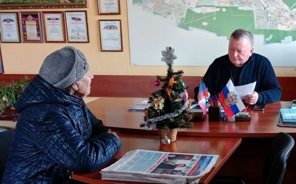 Наталья Бегуненко: Сегодня, 17 декабря, заместитель руководителя Управы Петровского внутригородского района Администрации городского округа Донецк Сергей Васильевич Чуб провёл еженедельный приём жителей района