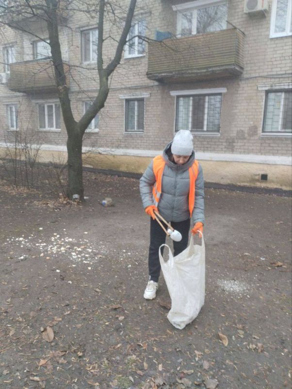 Елена Рязанцева: Сегодня, 20.12.2024 года, силами сотрудников жилищно-коммунальных предприятий Пролетарского внутригородского района г. Донецка были выполнены следующие работы: