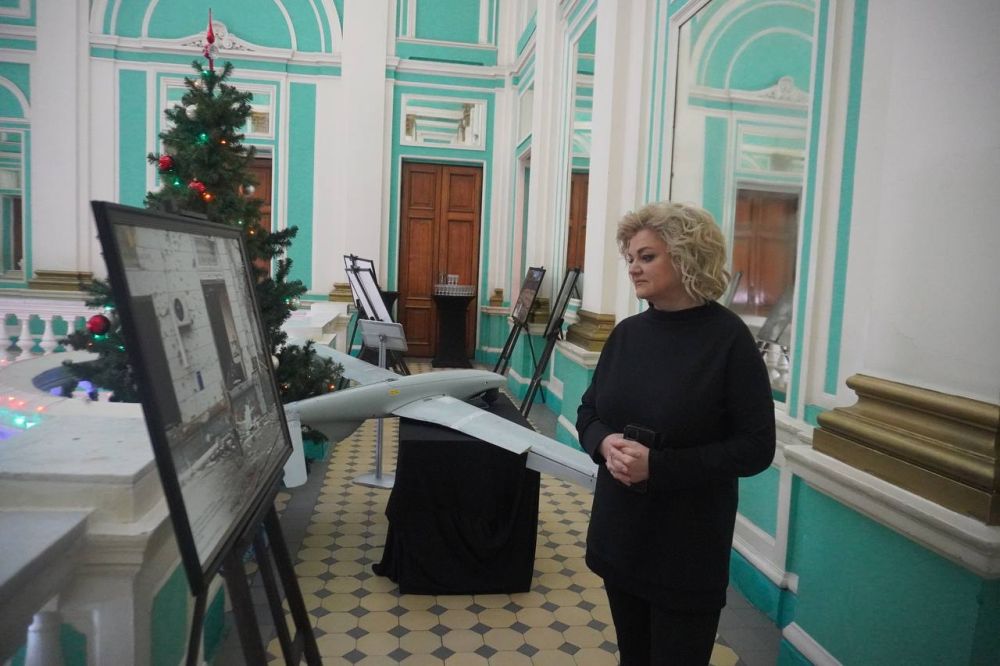 Выставка Фонда «Ленинградский рубеж» открылась в «Доме офицеров»