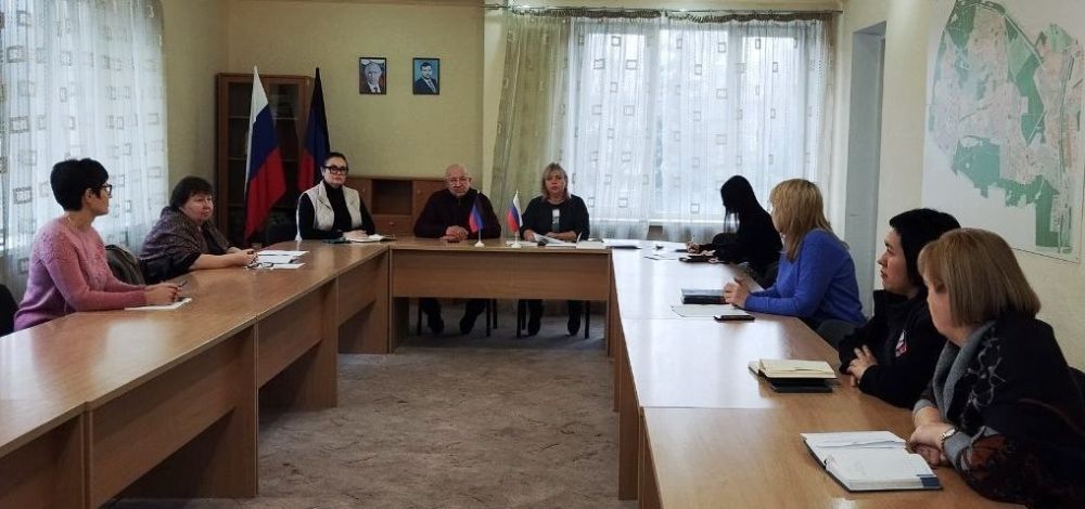 Наталья Бегуненко: 20 декабря в Управе Петровского внутригородского района Администрации городского округа Донецк прошло заседание Комиссии по делам несовершеннолетних и защите их прав