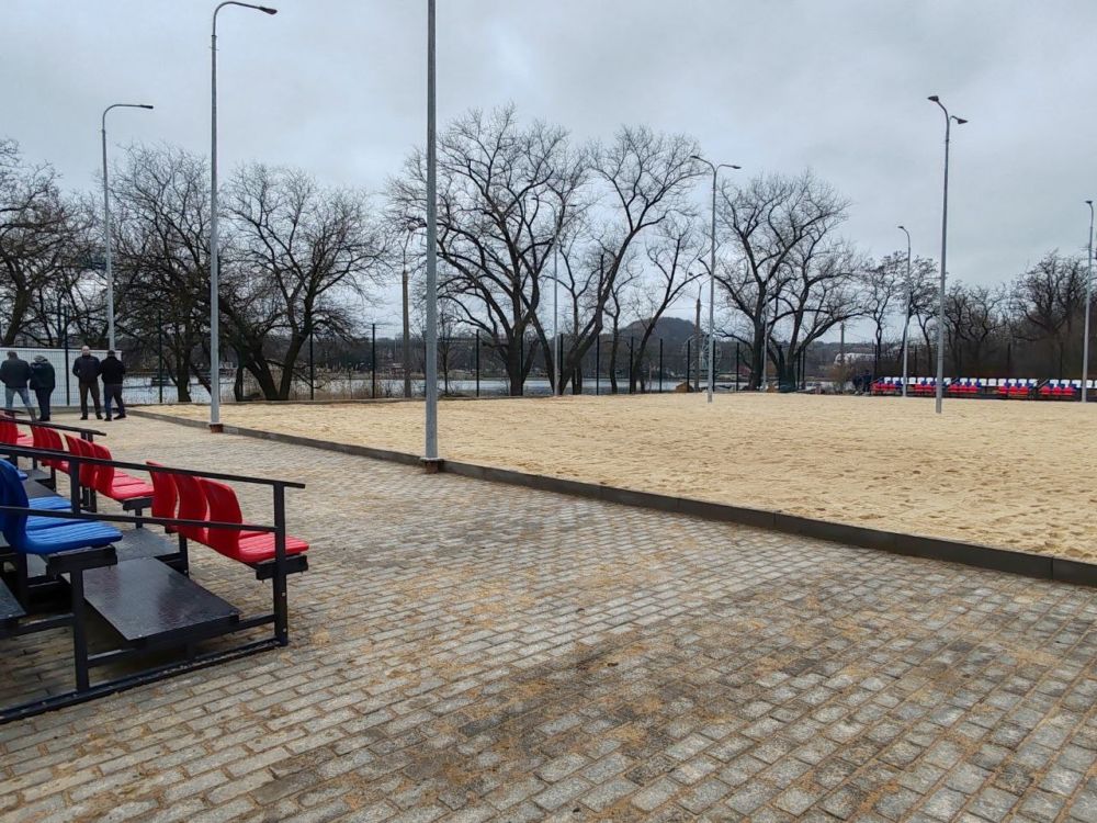 Юрий Мартынов: Сегодня ознакомился с ходом строительства площадки для пляжного волейбола в Донецком парке им. А.С