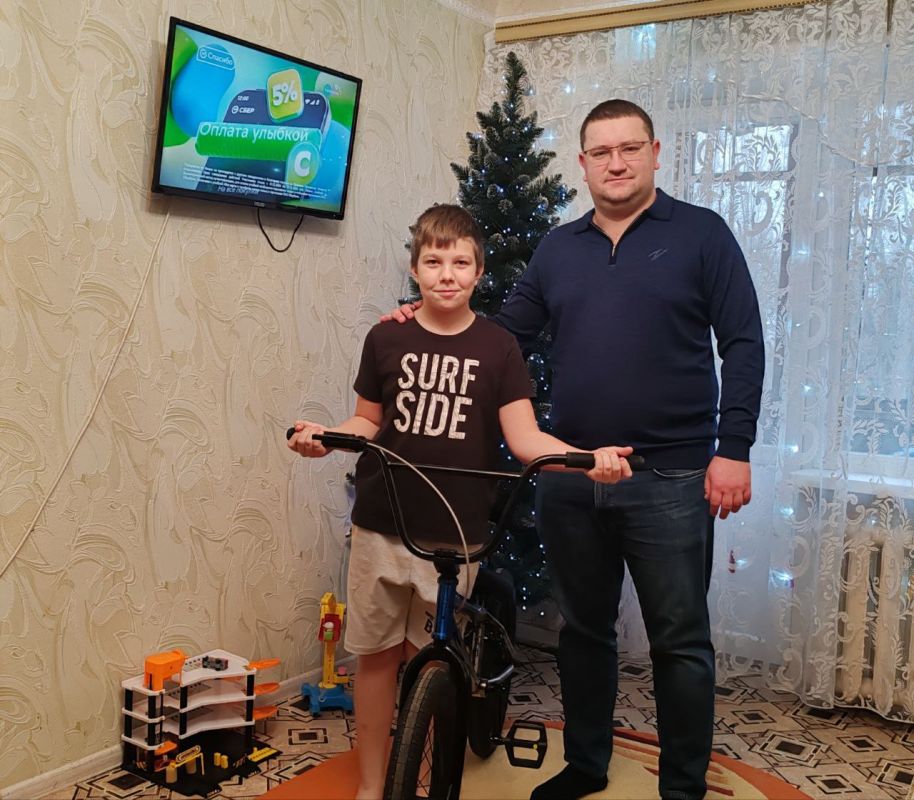 Юрий Мартынов: Уже стало доброй предновогодней традицией проведение Всероссийской акции «Ёлка желаний», которая помогает исполнить самые заветные детские мечты