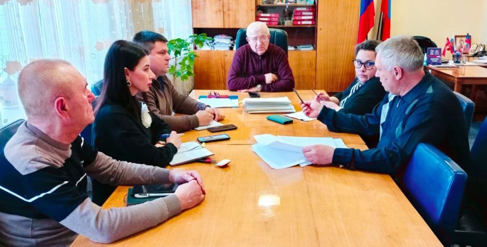 Наталья Бегуненко: Сегодня, 23 декабря, первый заместитель руководителя Управы Петровского внутригородского района Администрации городского округа Донецк Плахутин Юрий Иванович провёл заседание комиссии по установлению...