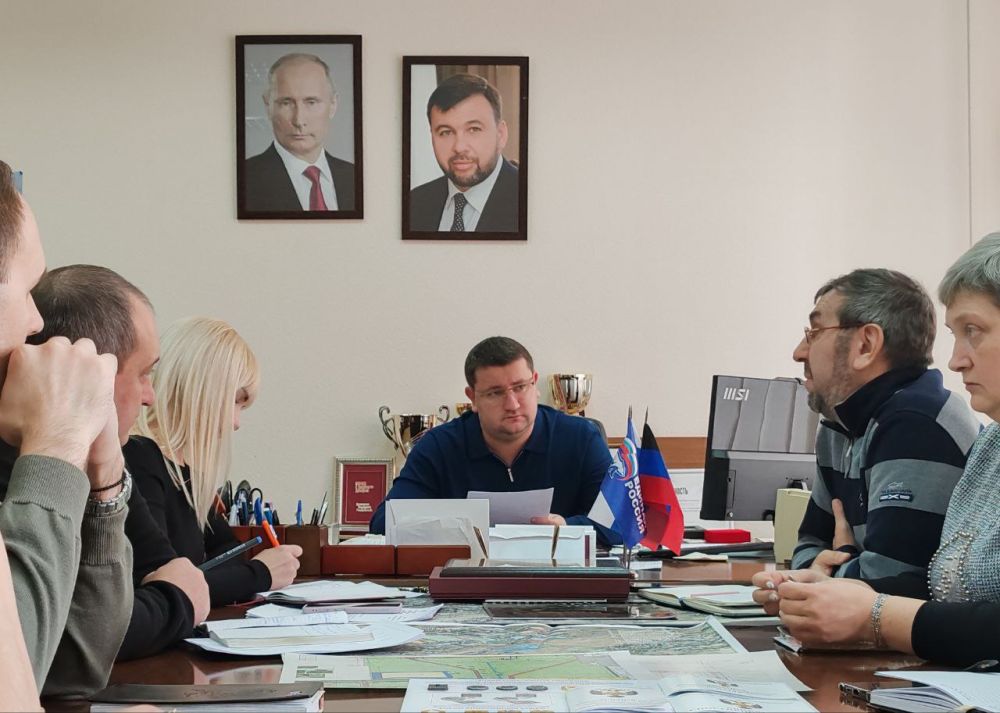 Юрий Мартынов: На аппаратном совещании обсудили вопросы освоения субсидий из федерального бюджета спортивным организациям Республики на приобретение спортивного инвентаря, экипировки и проведение ремонтных работ на...