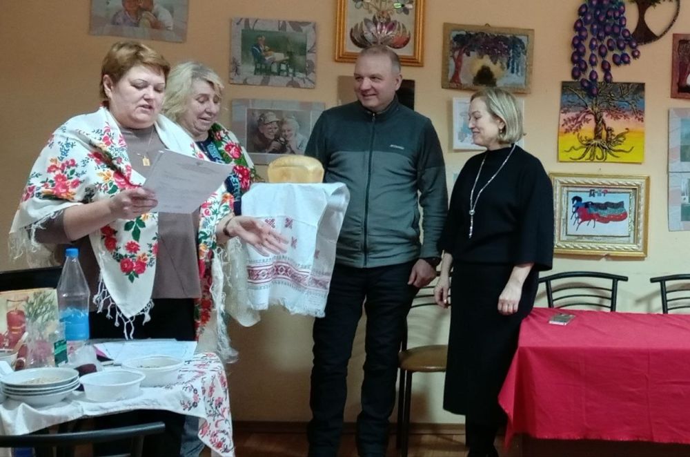 Наталья Бегуненко: В рамках проекта Единой России «Старшее поколение» руководитель Управы Петровского внутригородского района Администрации городского округа Донецк Бегуненко Наталья Ивановна и депутат Донецкого городского...