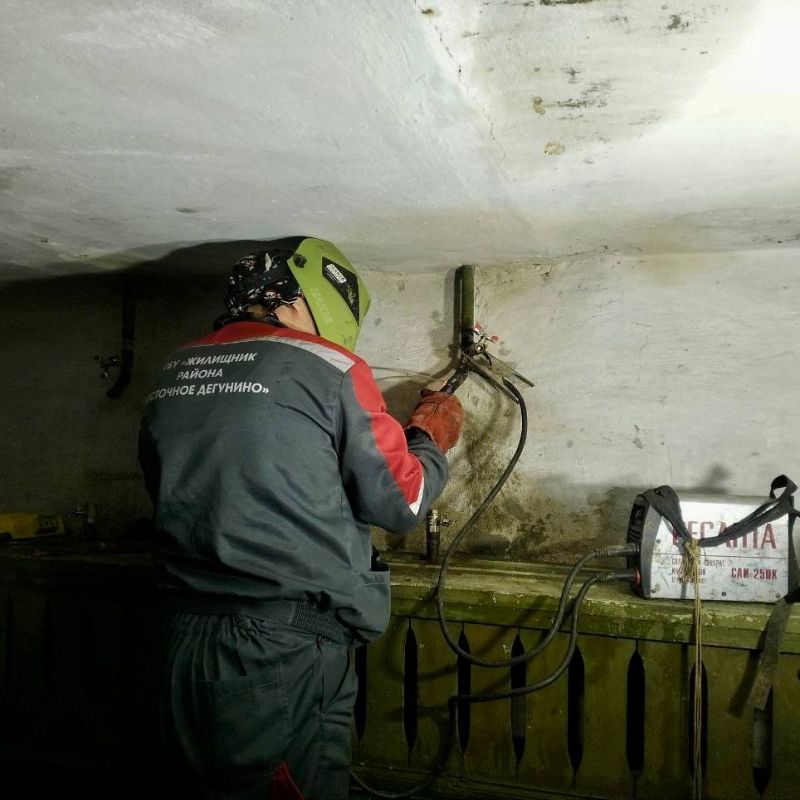 Михаил Меренков: Картина трудового дня бригады текущего ремонта жилищной организации Буденновского района 21 января