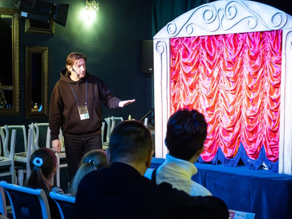 Спектакль-променад «День открытых дверей»