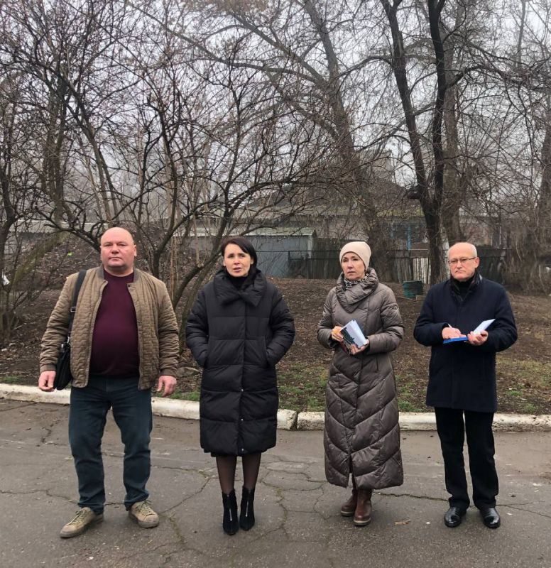 "Встреча во дворах". Сегодня, 28 января, по адресу улица Сумская, д. 9 прошел сход граждан. "Встречу во дворах" провела первый заместитель руководителя Управы Калининского внутригородского района Администрации городского...