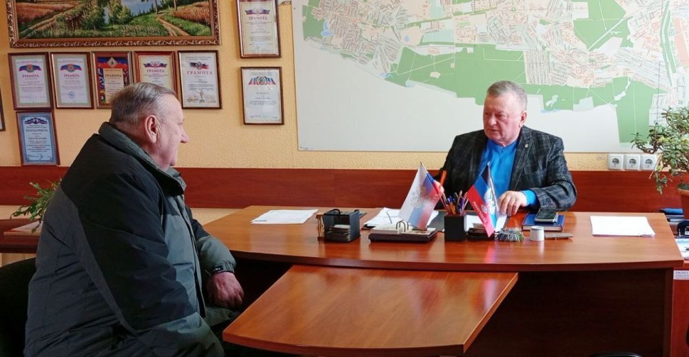 Наталья Бегуненко: Сегодня, 28 января, заместитель руководителя Управы Петровского внутригородского района Администрации городского округа Донецк Сергей Васильевич Чуб провёл еженедельный приём жителей района