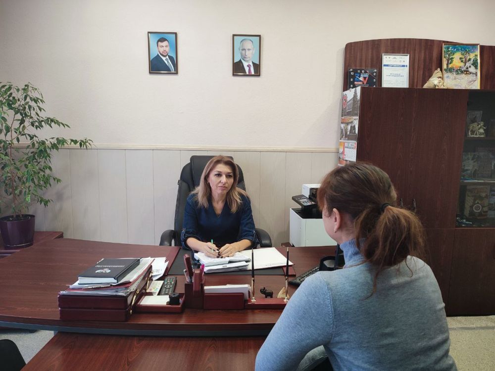 Юрий Будрин: Сегодня, 28 января 2025 года, исполняющий обязанности руководителя Управы Кировского внутригородского района Администрации городского округа Донецк ДНР Юлия Петрушина провела личный прием граждан