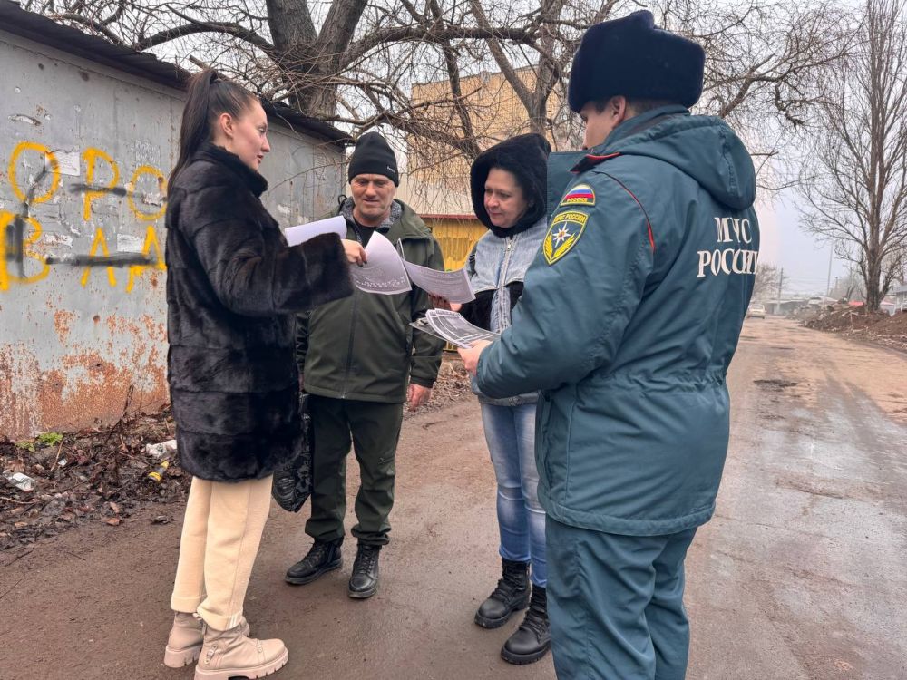Иван Адамец: Специалист Управы Куйбышевского внутригородского района совместно с сотрудниками отделения надзорной деятельности и профилактической работы МЧС Куйбышевского района провели противопожарный рейд с жителями района...