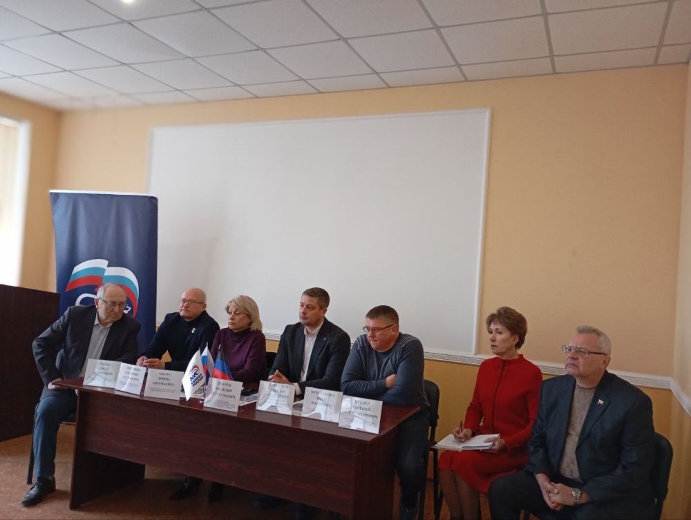 Василий Ткачук: Сегодня, 29 января, провел встречу с трудовым коллективом Республиканского центра профпатологии и реабилитации Министерства Здравоохранения ДНР