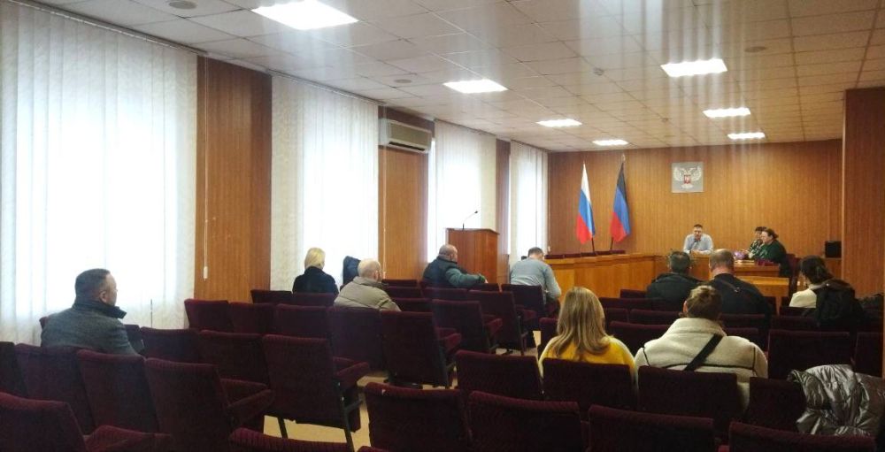 Михаил Меренков: Сегодня в зале заседаний Управы Буденновского внутригородского района Администрации городского округа Донецк состоялось совещание с представителями Государственного унитарного предприятия Донецкой Народной...