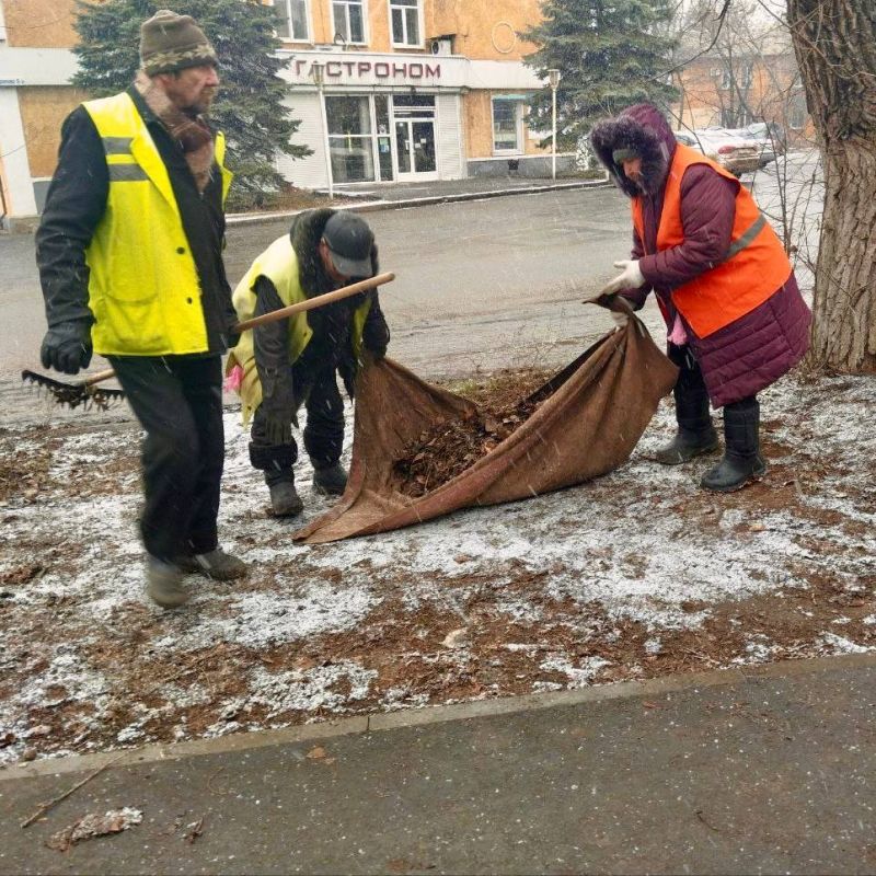 Михаил Меренков: Работы дворников на придомовых территориях Буденновского района