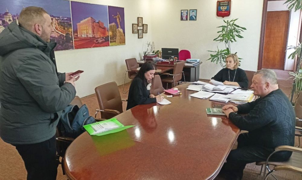 Наталья Бегуненко: В понедельник, 3 февраля, руководитель Управы Петровского внутригородского района Администрации городского округа Донецк Наталья Ивановна Бегуненко провела еженедельный прием граждан