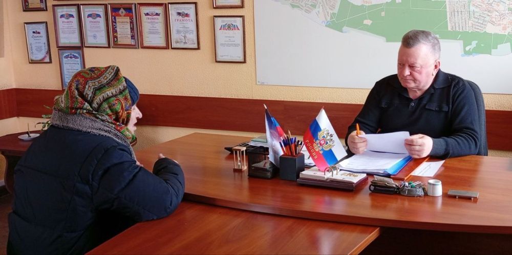 Наталья Бегуненко: Сегодня, 4 февраля, заместитель руководителя Управы Петровского внутригородского района Администрации городского округа Донецк Сергей Васильевич Чуб провёл еженедельный приём жителей района