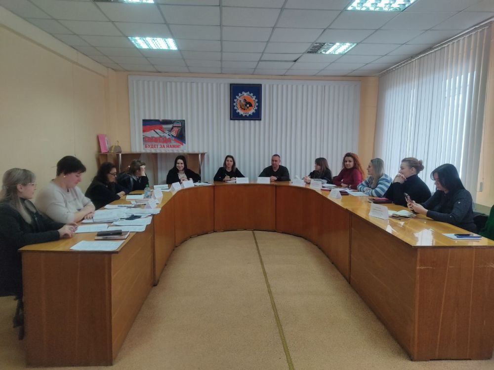 Юрий Будрин: Заседание Комиссии по делам несовершеннолетних и защите их прав