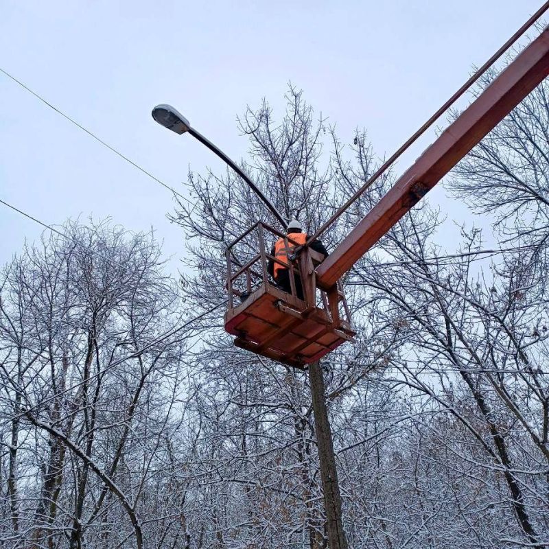 Михаил Меренков: Сегодня Буденновским участком МУП АГД «Донецкгорсвет» были выполнены работы по замене ламп, дросселя, зарядки, устранению короткого замыкания по улицам Октября, Мосина, 19-го Партсъезда, Гончарова и...