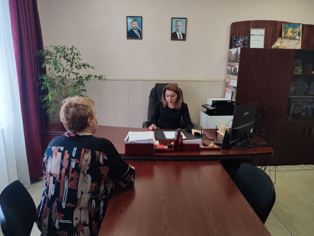 Юрий Будрин: Сегодня, 04 февраля 2025 года, заместитель руководителя Управы Кировского внутригородского района Администрации городского округа Донецк ДНР Юлия Петрушина провела личный прием граждан