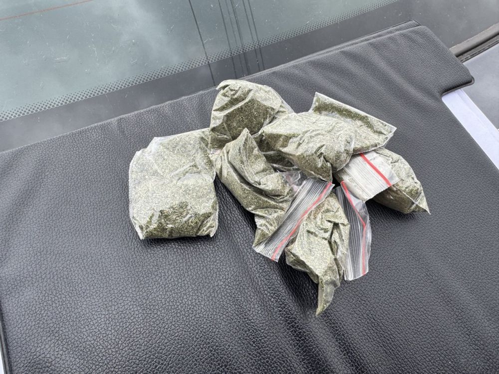 Сотрудники полиции изъяли наркотики у жителя Шахтерска