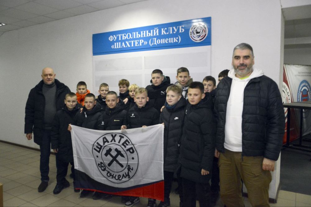 Алексей Дорофеев: Сегодня команда Академии футбольного клуба «Шахтер» (Донецк) возрастной категории U13 отправилась в Евпаторию на первенство «Содружество», самый значимый для воссоединенных территорий юношеский турнир