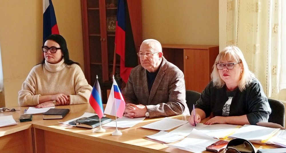 Наталья Бегуненко: 14 февраля в Управе Петровского внутригородского района Администрации городского округа Донецк прошло заседание Комиссии по делам несовершеннолетних и защите их прав