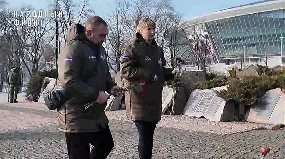 Сергей Самохин: Команда Народного фронта возложила цветы к памятнику воинам-интернационалистам