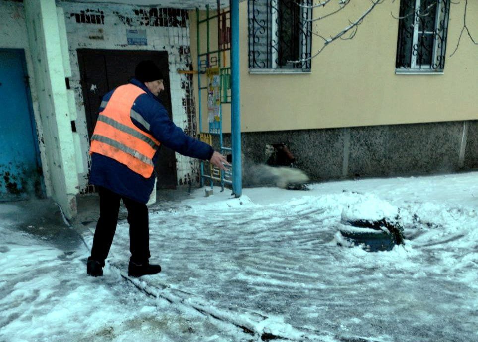 Иван Адамец: С самого раннего утра коммунальные службы Куйбышевского района работают над устранением последствий снегопада