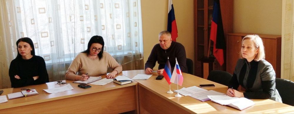 Наталья Бегуненко: Сегодня, 17 февраля, руководитель Управы Петровского внутригородского района Администрации городского округа Донецк Наталья Ивановна Бегуненко провела еженедельный прием граждан