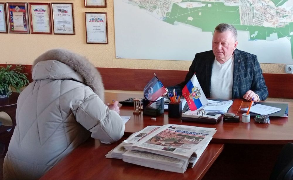 Наталья Бегуненко: Сегодня, 18 февраля, заместитель руководителя Управы Петровского внутригородского района Администрации городского округа Донецк Сергей Васильевич Чуб провёл еженедельный приём жителей района