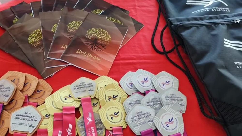 Юрий Мартынов: Вчера председатель комиссии спортсменов, член исполкома Всероссийской Федерации легкой атлетики, Мастер спорта России Юрий Чечун провел открытые тренировки для спортсменов-легкоатлетов Донецкой Народной...