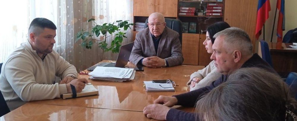 Наталья Бегуненко: Сегодня, 20 февраля, первый заместитель руководителя Управы Петровского внутригородского района Администрации городского округа Донецк Плахутин Юрий Иванович провёл заседание комиссии по установлению...