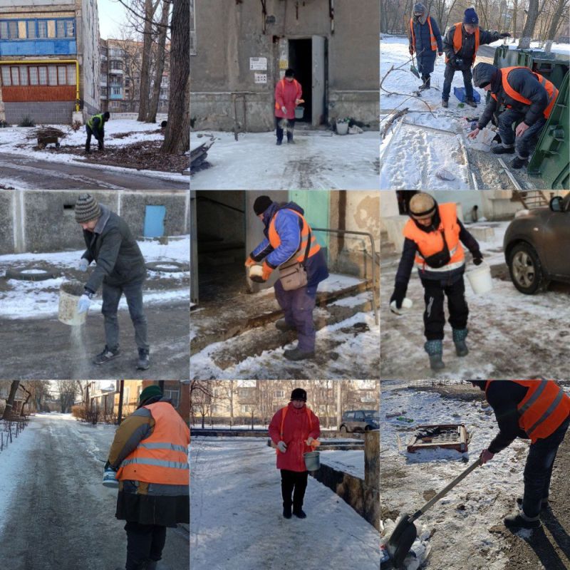 Иван Адамец: Сотрудники управляющей компании Куйбышевского района занимаются благоустройством придомовых территорий и обработкой внутриквартальных дорог противоскользящим материалом