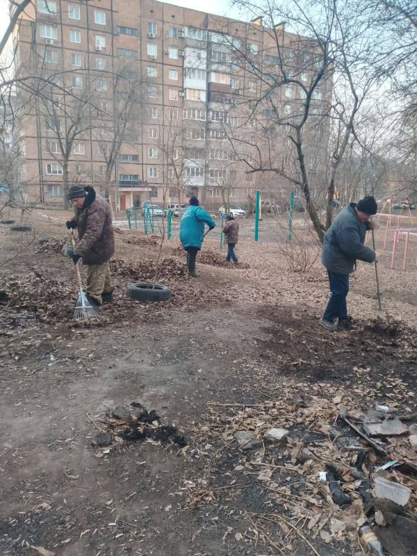 Елена Рязанцева: Сегодня, 05.03.2025 года, силами сотрудников жилищно-коммунальных предприятий Пролетарского внутригородского района г. Донецка были выполнены следующие работы: