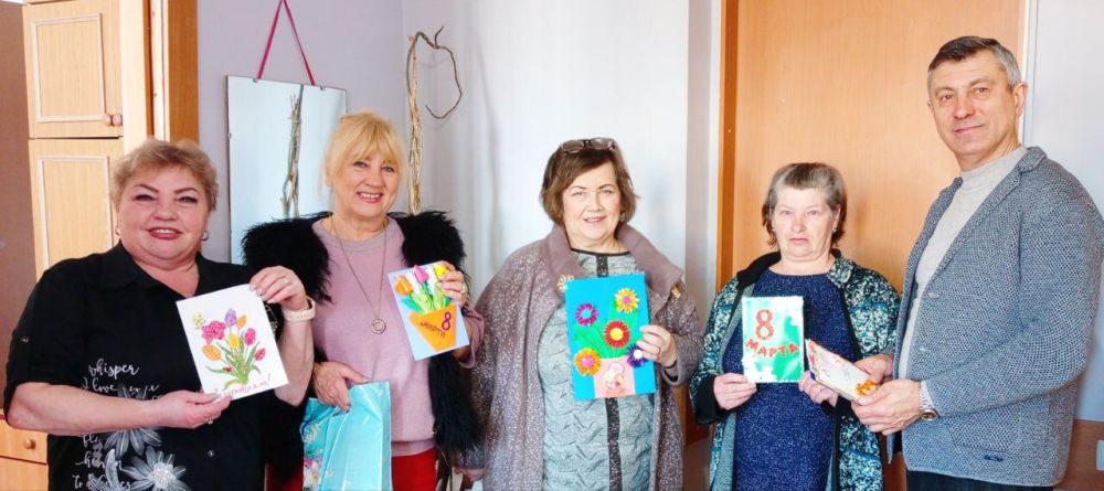 Наталья Бегуненко: В преддверии празднования Международного женского дня и в рамках Всероссийской акции «Вам, Любимые!», мужчины Управы Петровского внутригородского района Администрации городского округа Донецк поздравили...