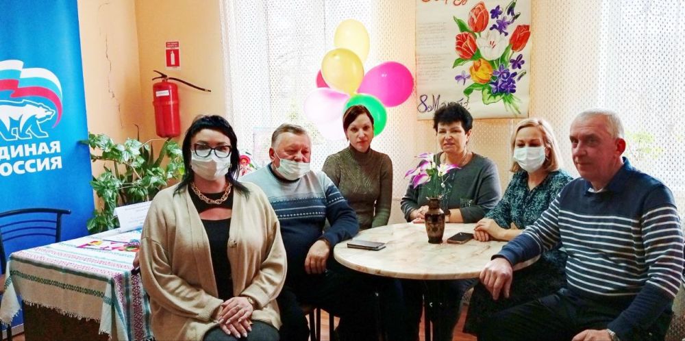 Наталья Бегуненко: В преддверии Международного женского дня, управляющий делами Управы Петровского внутригородского района Администрации городского округа Донецк Мацан Татьяна Александровна и председатель «Совета ветеранов...