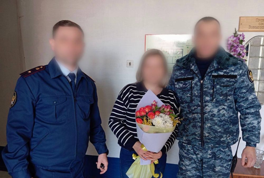 Сотрудниц исправительных учреждений ГУФСИН России по ДНР поздравили с 8 Марта