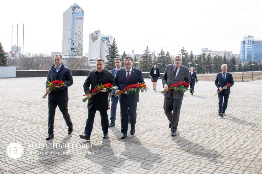 Константин Кузьмин: Слава защитникам Отечества во все времена!